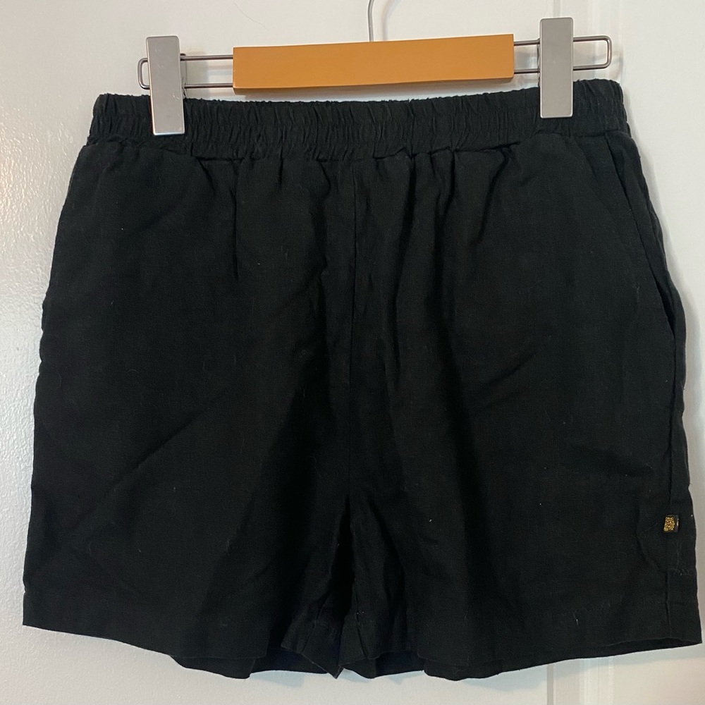 La Vie En Rose Black Shorts